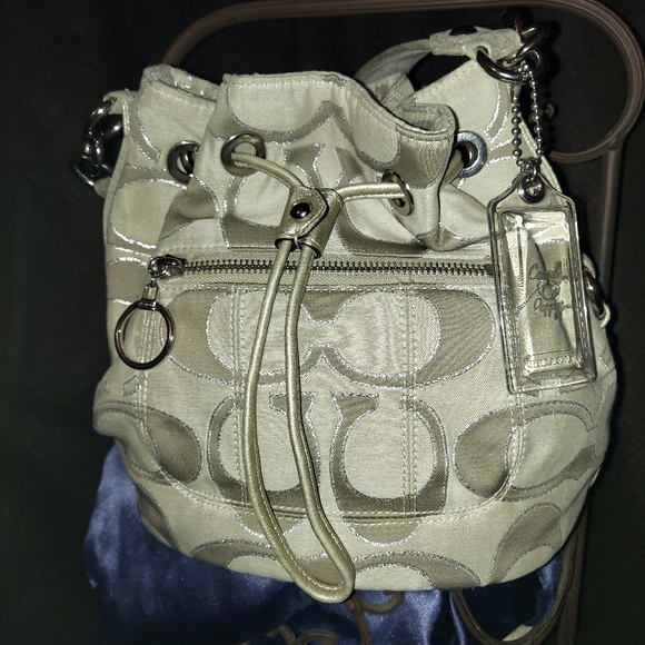 Coach signature drawstring purse - Picture 6 of 6